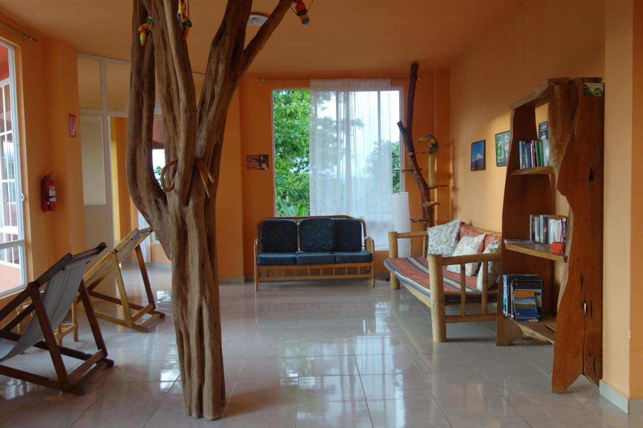 Hostal Tena Naui Exterior foto